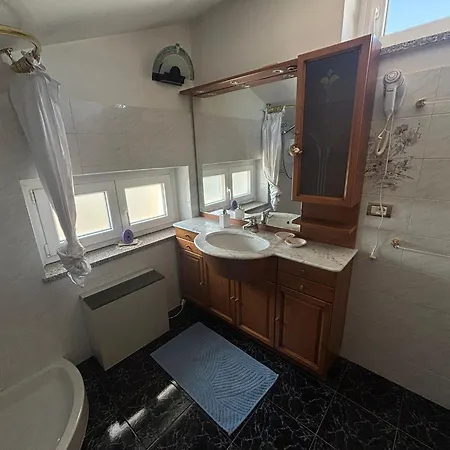 Porta Delle Langhe Carrù